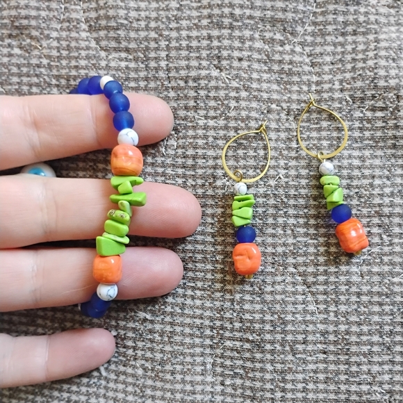 Handmade Green Turquoise Hoop Earrings - Picture 5 of 5